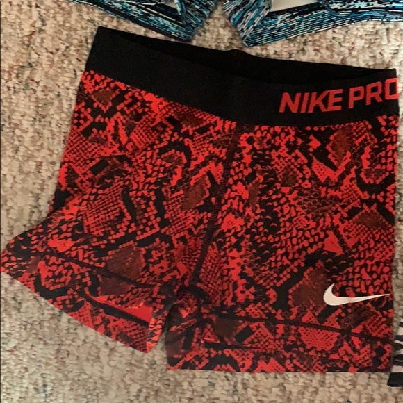 SOLD Bundle of Nike Pro shorts - Picture 4 of 8